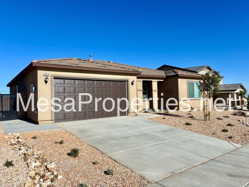 Victorville House: 10638 Sea Venture Way