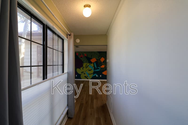 Pensacola House: 7018 Forshalee St