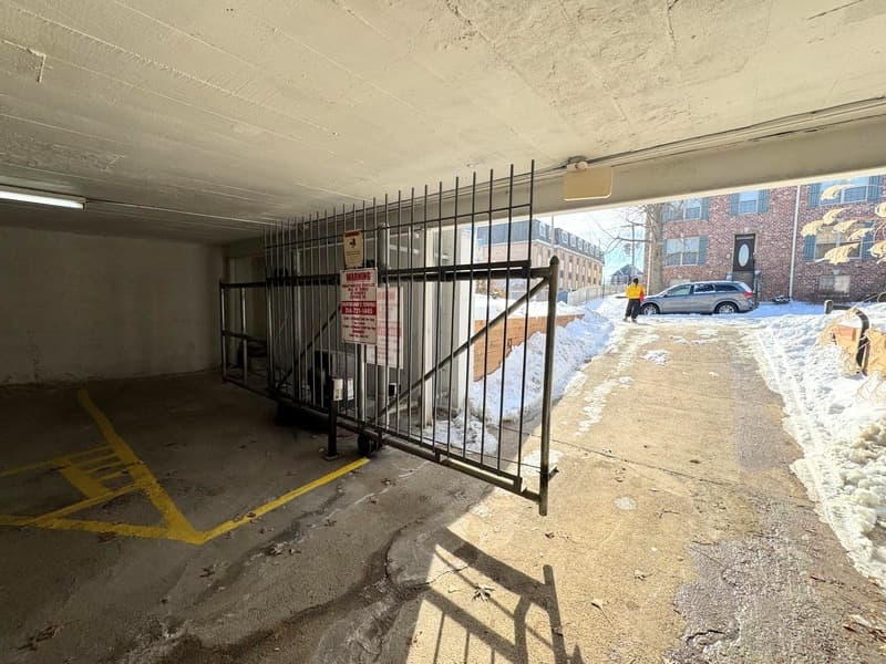 St. Louis House: 6647-6655 Berthold Avenue - Parking Garage