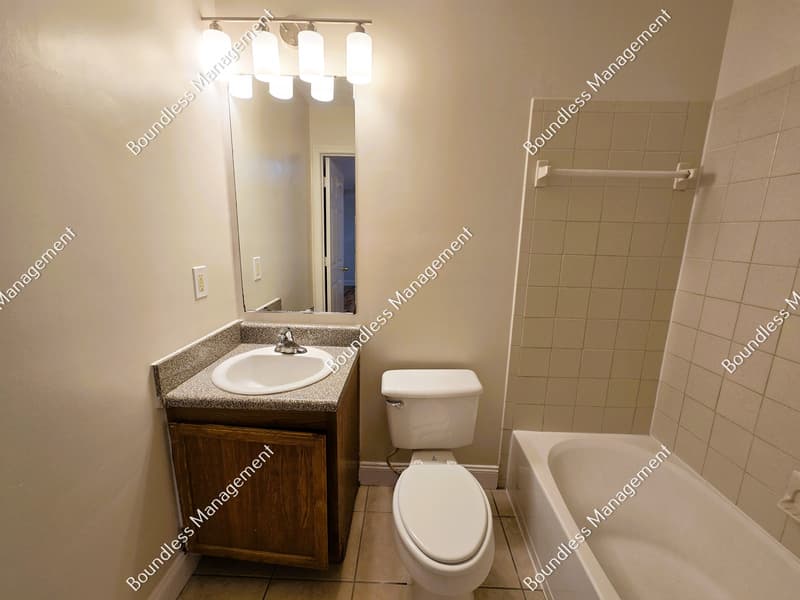 Atlanta House: 1687 Thoms Dr NW