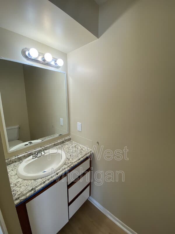Grand Rapids Townhome: 6081 In The Pines Dr SE