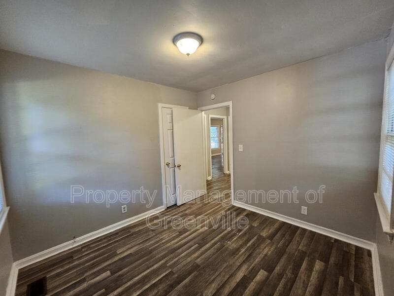 Greenville House: 7 Mayflower Avenue
