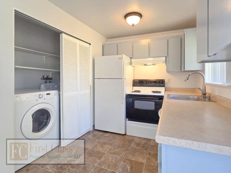 BEAVERTON Condo: 10337 SW LAUREL RD