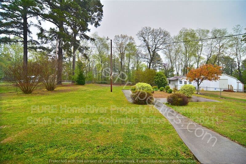 Hopkins House: 112 Harmon Hill Ct