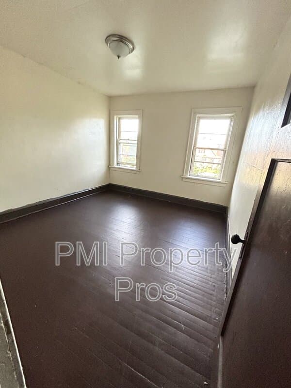Milwaukee Condo: 3112 N 38th St