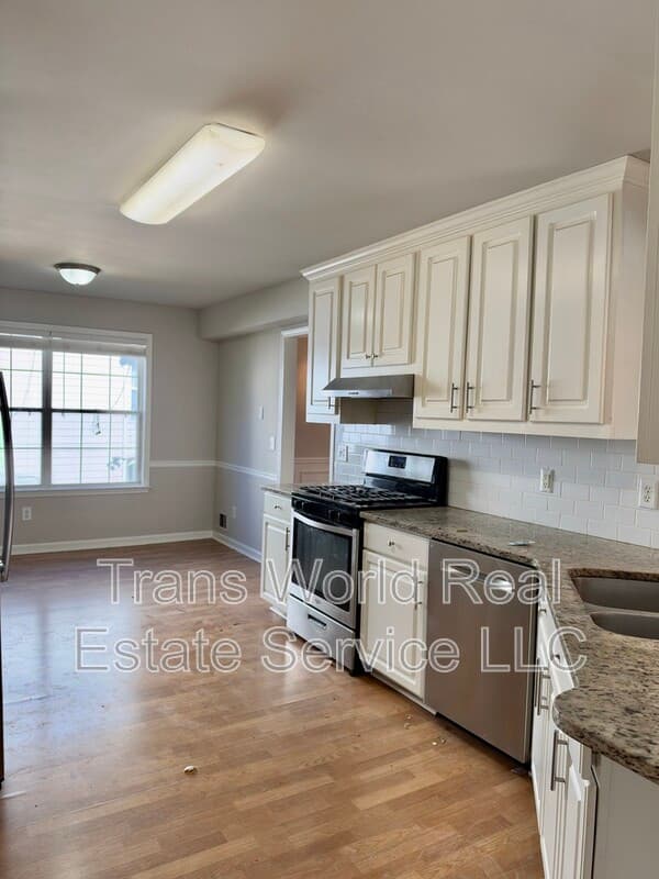 Duluth House: 3354 Roundfield Circle