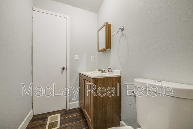 Florence House: 20968 E Florence Kelvin Hwy