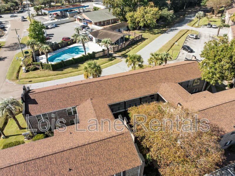 Charleston Condo: 874 Colony Drive, #B16