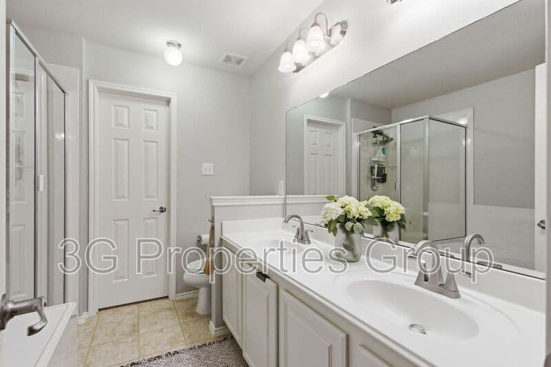 Lewisville House: 2925 St. Andrews Drive