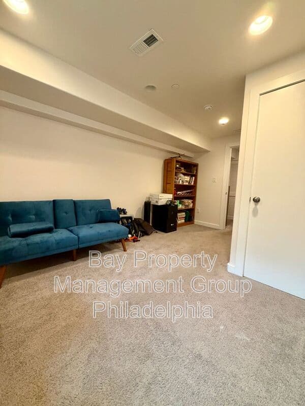 Philadelphia House: 1546 S Lambert St