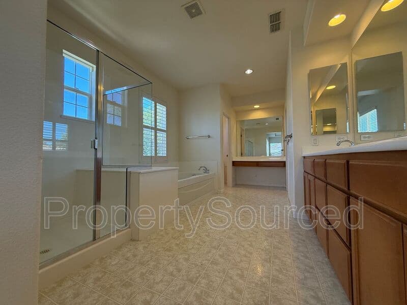 Tracy House: 2099 Frank Blondin Lane