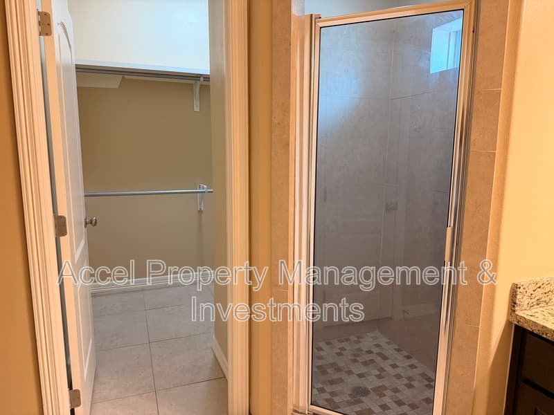 Alton Condo: 2600 E Garfield