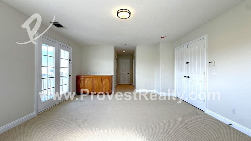 Victorville House: 18064 Mariner Dr