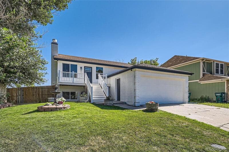 Aurora House: 4264 South Halifax Way