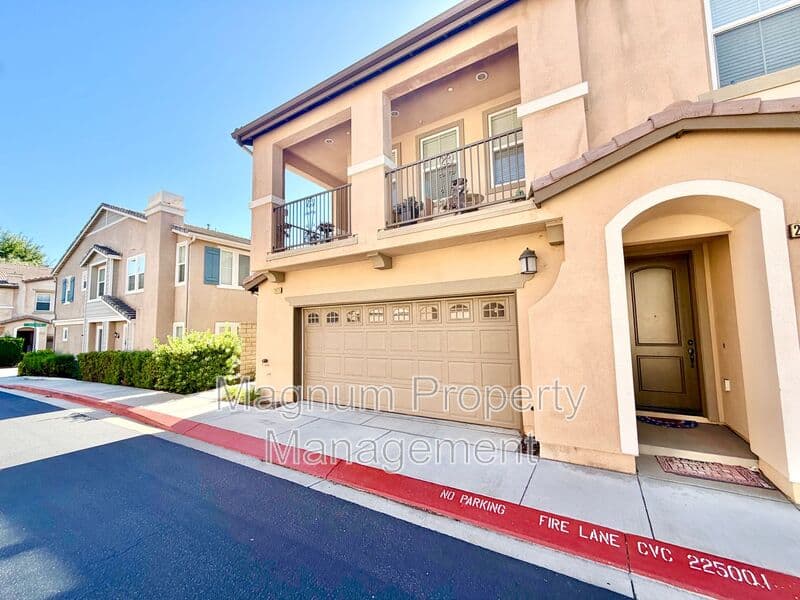 Temecula House: 28075 Calle Bonita