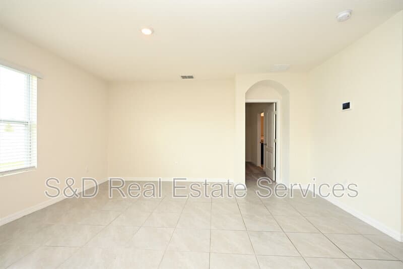 Lakeland House: 2548 Ryland Falls Drive