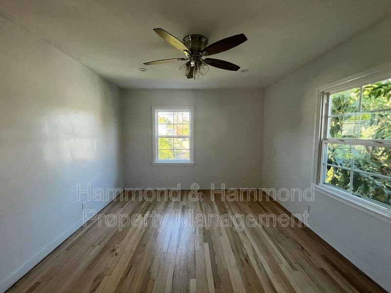 North Hollywood Condo: 11685 Chandler Blvd.