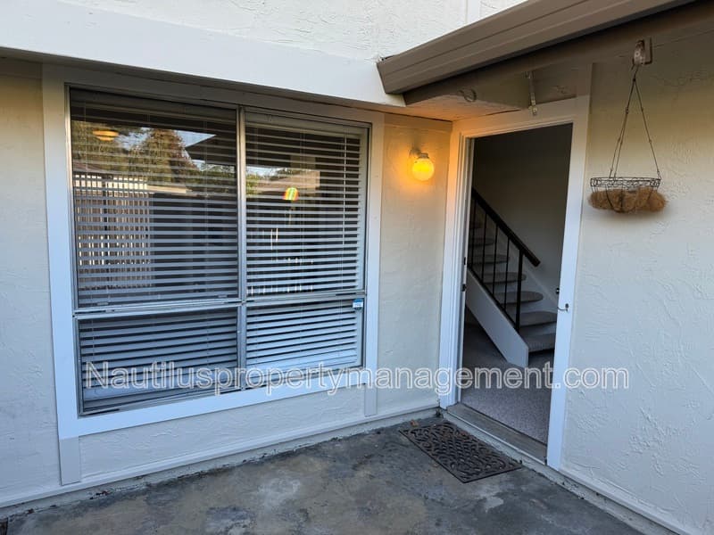 Santa Cruz Townhome: 127 Castillon Terrace