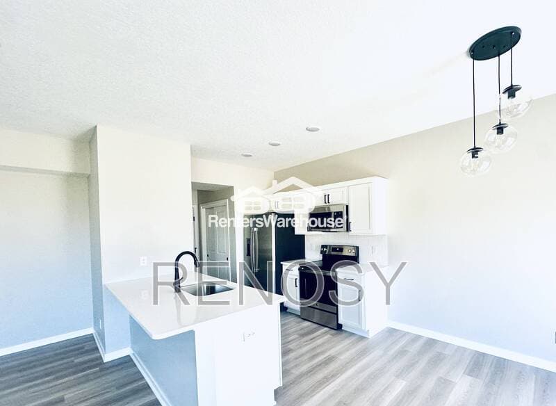 Des Moines Townhome: 7000 Lake Hill Drive