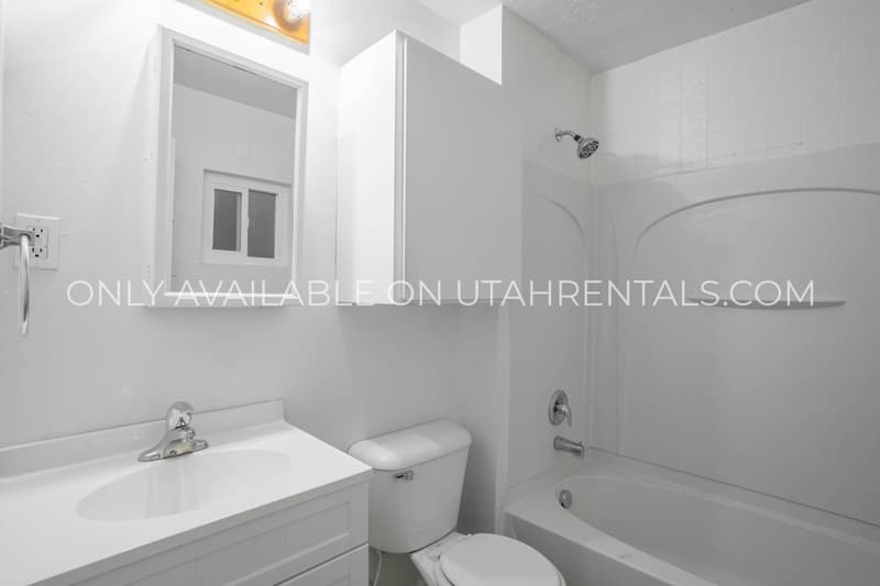 Provo House: 637 N 600 W