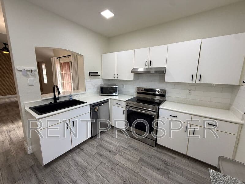Lake Mary Condo: 107 Vista Verdi Cir