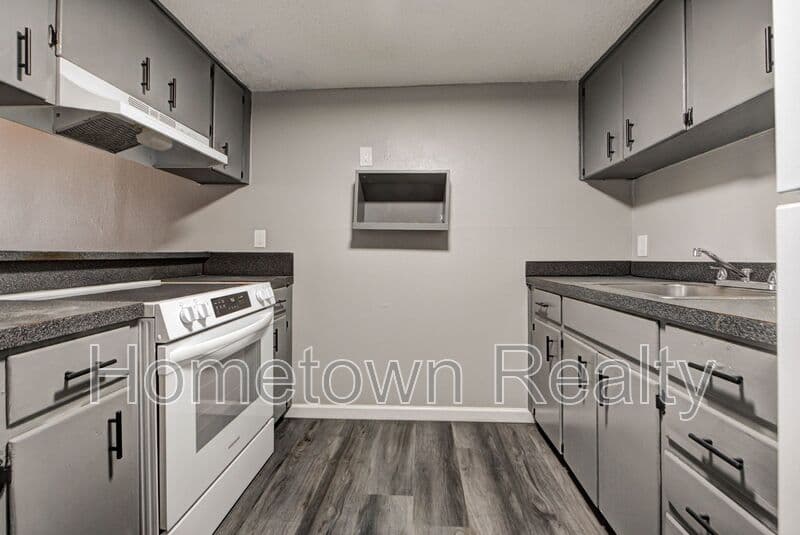 Edmond Condo: 1012 Chartrand Ave
