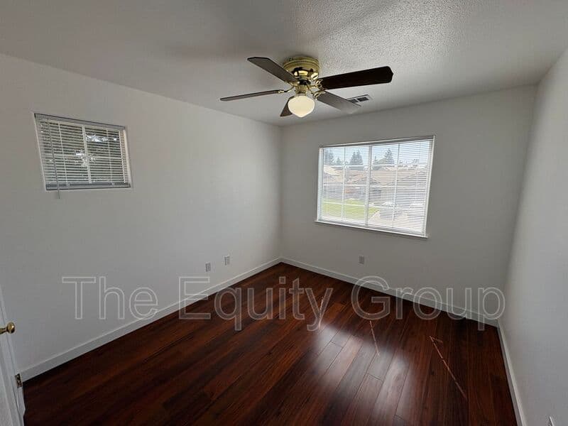 Visalia House: 5730 West Monte Verde Ct