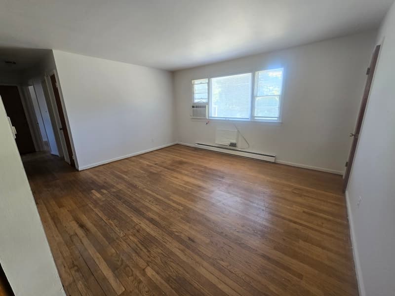 Richmond Condo: 3215 Meadowbridge Rd