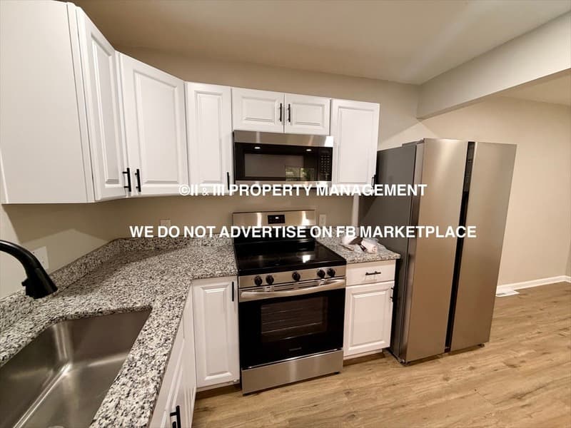 Overland Park House: 8327 Grandview Lane