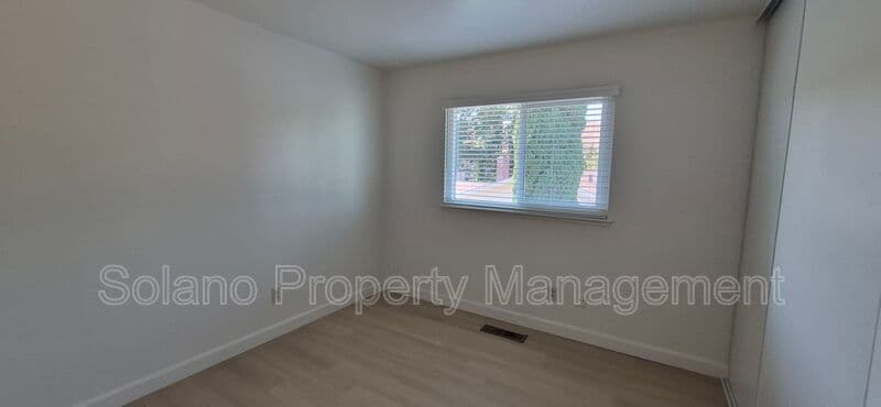Fairfield House: 5023 Oakbrook Cir