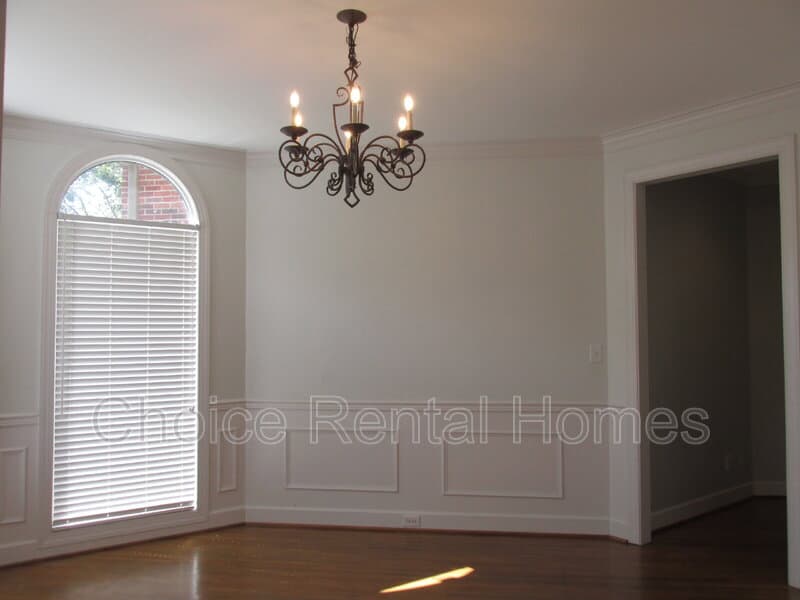 Birmingham House: 6031 Rosemont Road