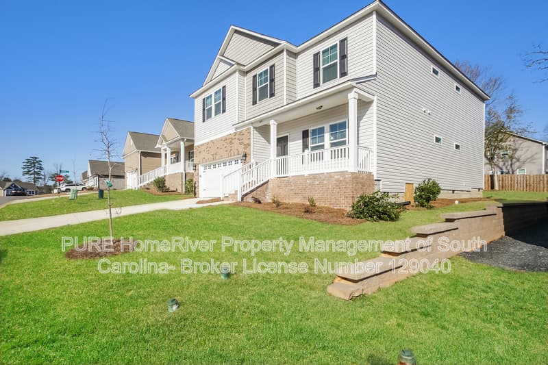 Chapin House: 509 Mitscher Way