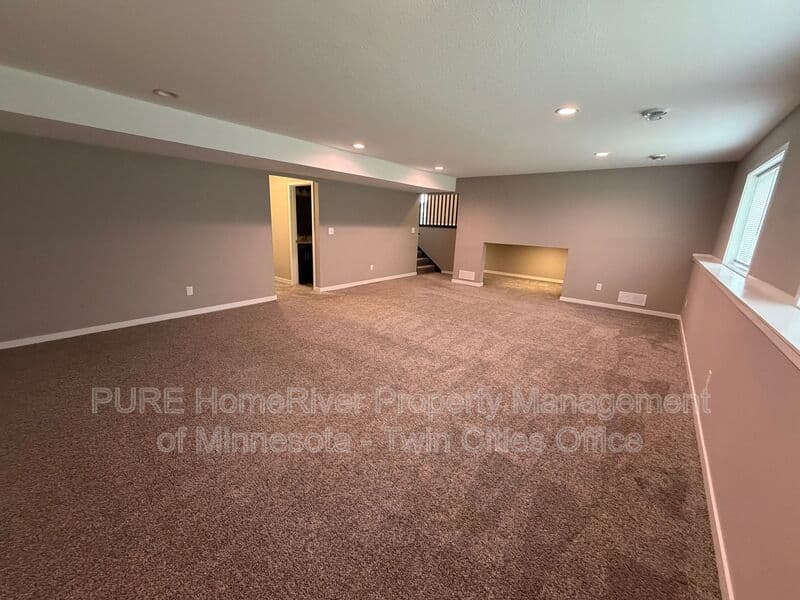 Rochester House: 3453 Ridgeline Dr SE