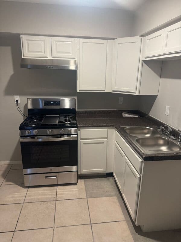 Memphis House: 2103-2107 Imogene St