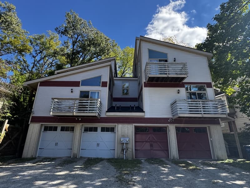 Ann Arbor House: 1556 Jones Drive