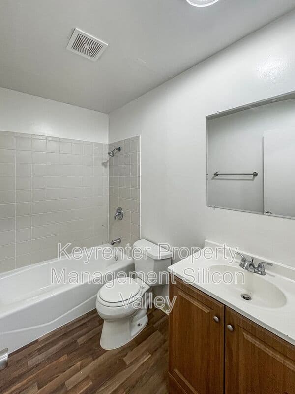 San Jose House: 5719 Via Monte Dr