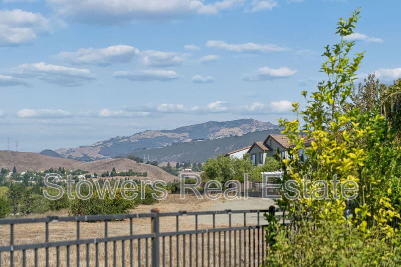 Danville House: 310 La Spezia
