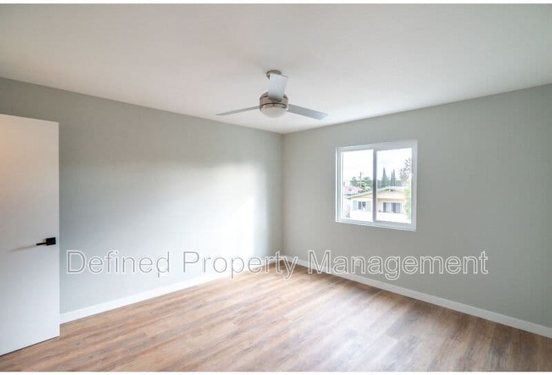 Los Angeles Condo: 5847 Willoughby Avenue