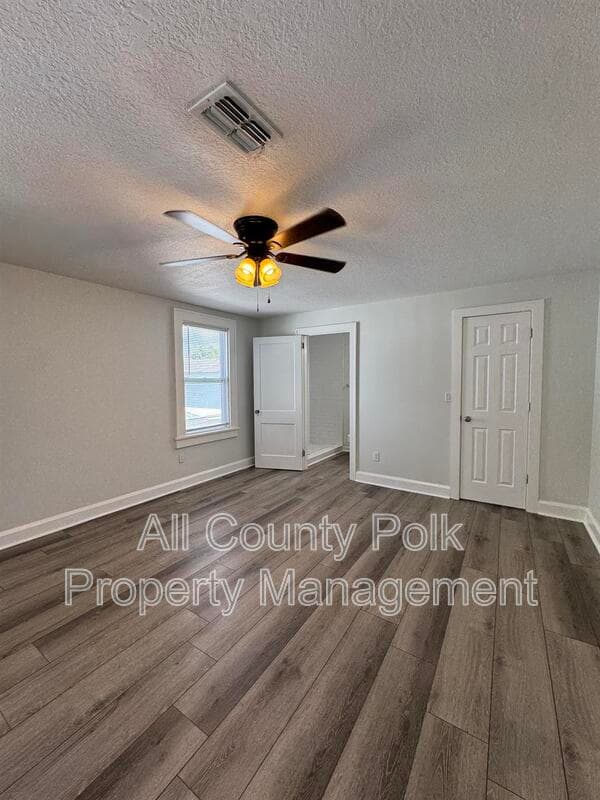 Lakeland House: 1044 W Lime St.