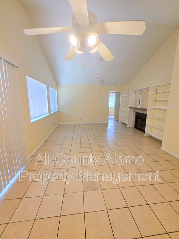 San Antonio House: 7515 Brandyridge