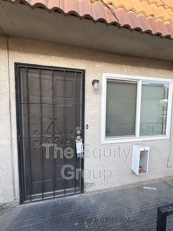 Visalia Condo: 816 West Murray Avenue