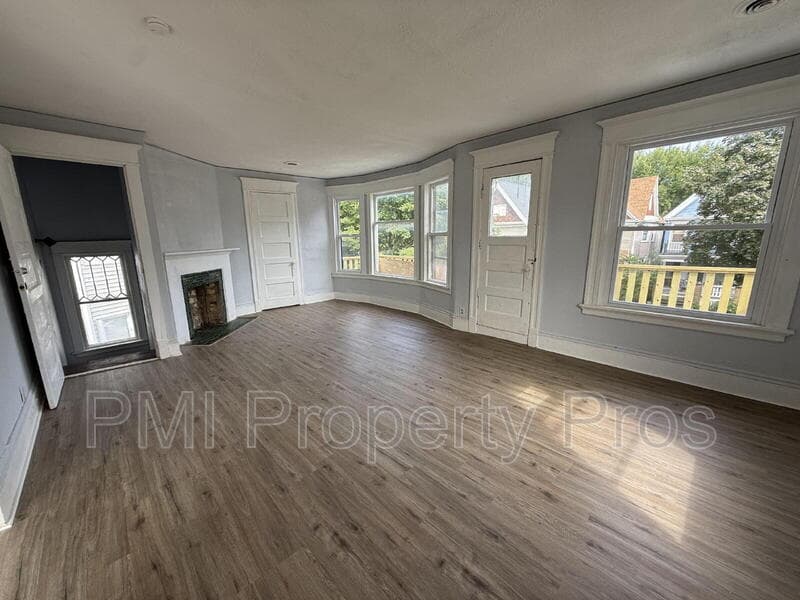 Milwaukee Condo: 1623 N 38th St