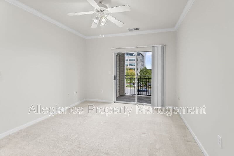 Herndon House: 12929 Centre Park Circle