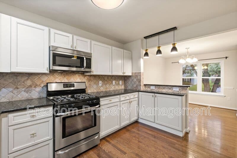 Woodbridge House: 5256 Sudberry Ln