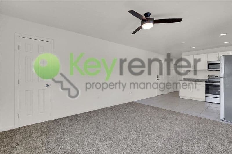 Sacramento House: 2714 San Fernando Way