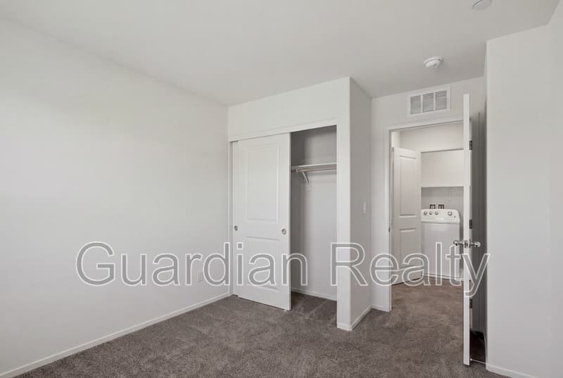 Henderson Townhome: 503 Blue Ridge Cove Ct