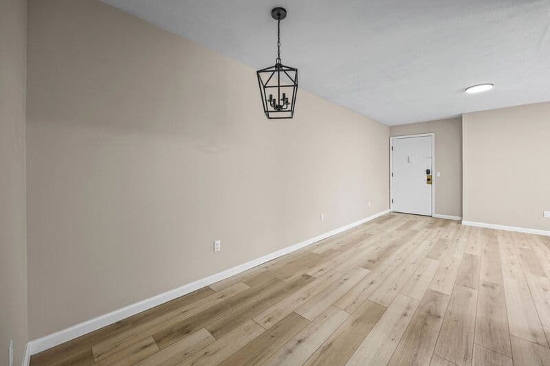 Bloomfield Condo: 35 Oakmount Avenue