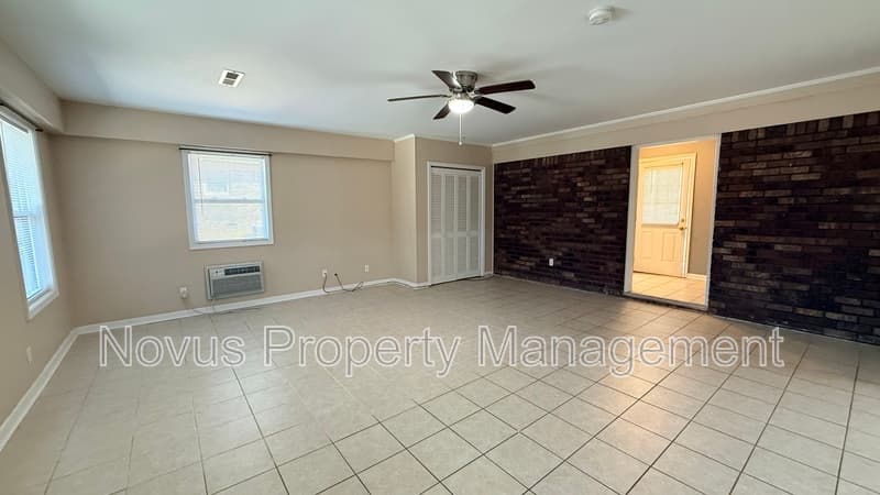 Bremen House: 608 S Pecan Street