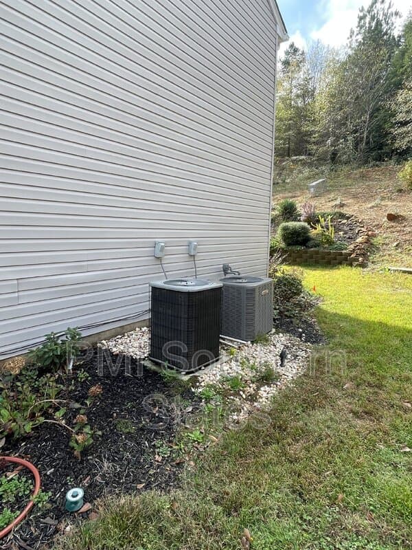 Greenville House: 16 Evonvale Ct