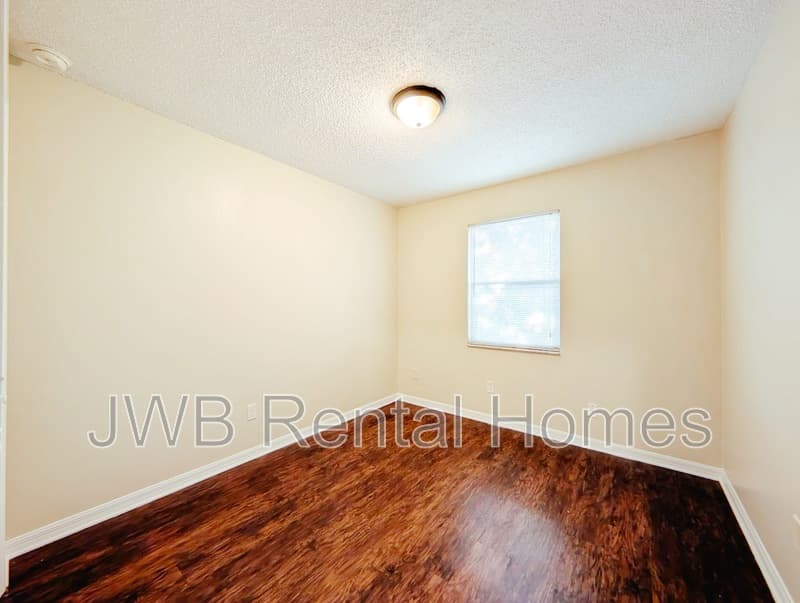 Jacksonville Townhome: 5811 Liska Dr